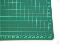 KDPHB269 13 CUTTING MAT-CLOSE UP